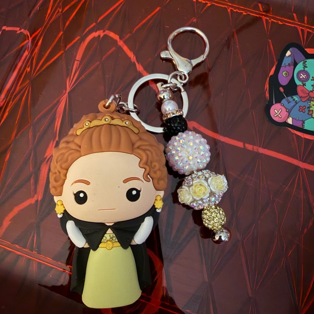 Bridgerton Penelope Handmade Sparkly Beaded Keychain - Picture 3 of 3